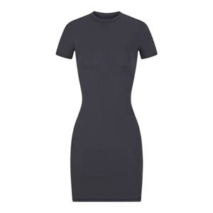 SKIMS Outdoor Mock Neck Mini Dress – Black
Size XL